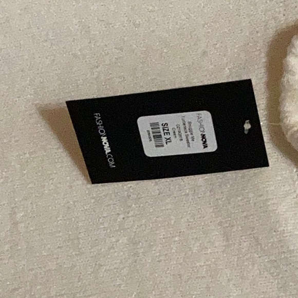 Fashion nova turtle neck sweater - Picture 7 of 7